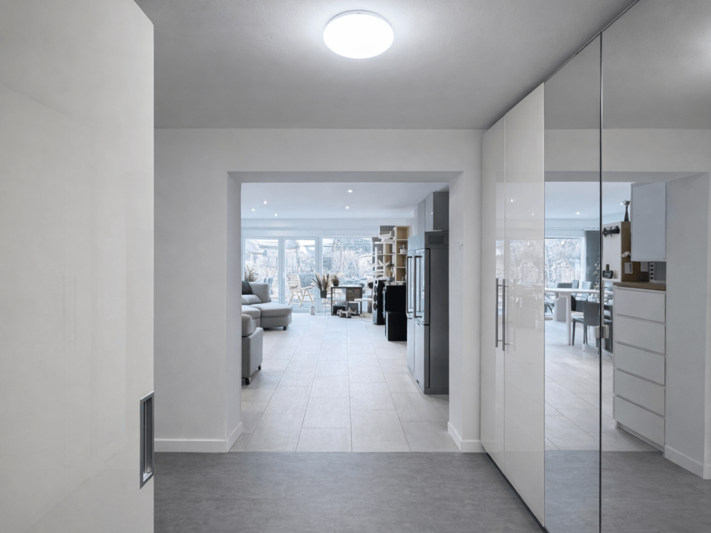 EG Flur Blick Wohnzimmer